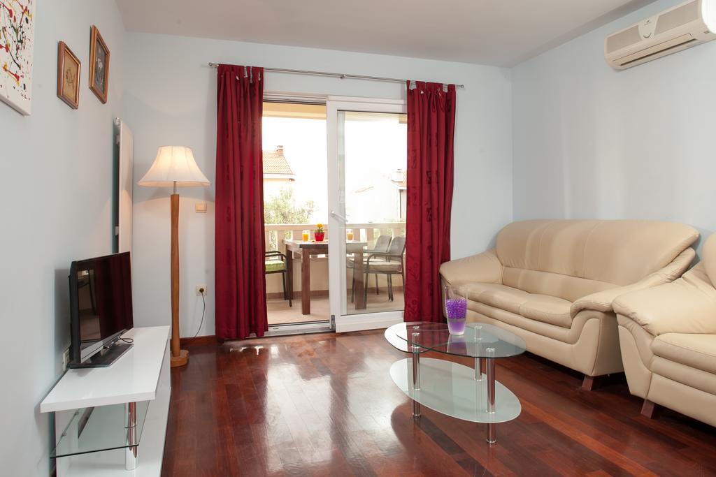 Apartments Tino Makarska Szoba fotó