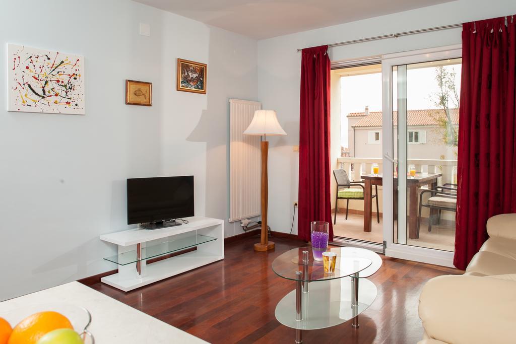 Apartments Tino Makarska Szoba fotó
