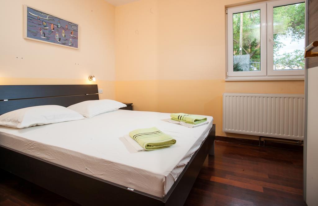 Apartments Tino Makarska Szoba fotó