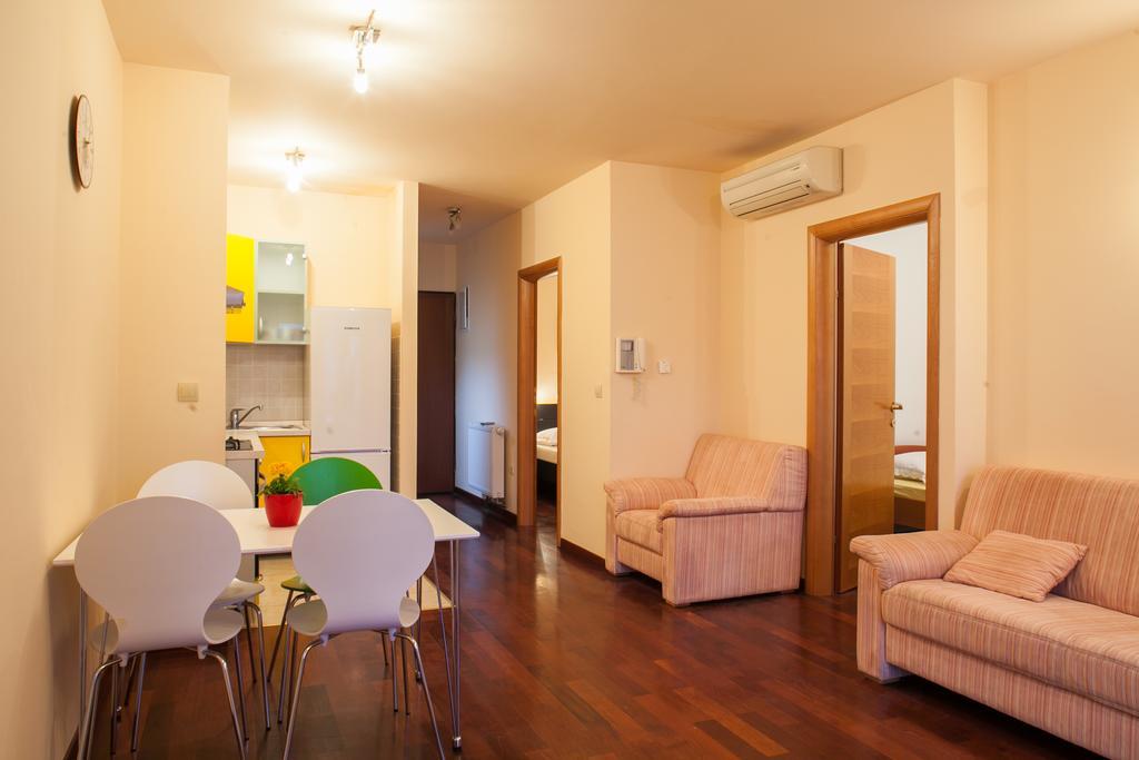 Apartments Tino Makarska Szoba fotó