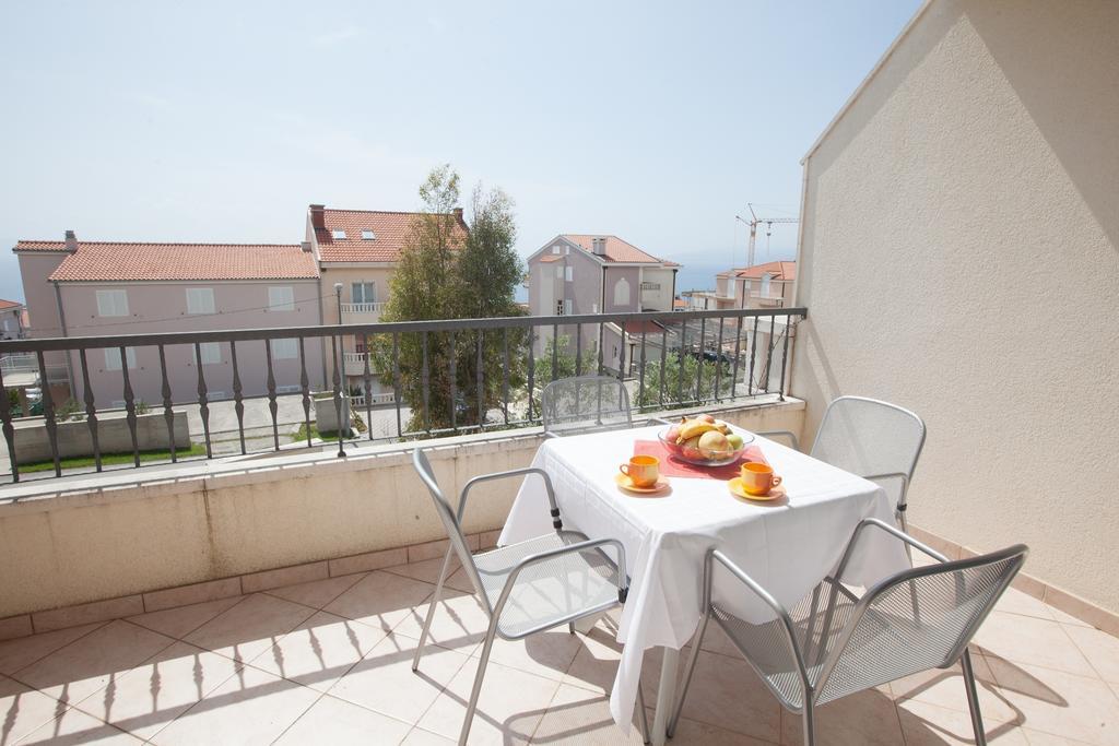 Apartments Tino Makarska Szoba fotó